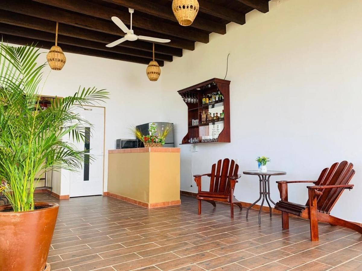 Gloria'S Hotel Estacahuite Екстериор снимка