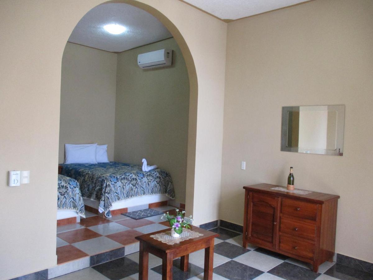 Gloria'S Hotel Estacahuite Екстериор снимка